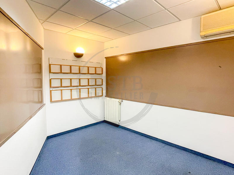 Bureau - 166 m²