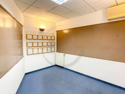 Bureau - 166 m²