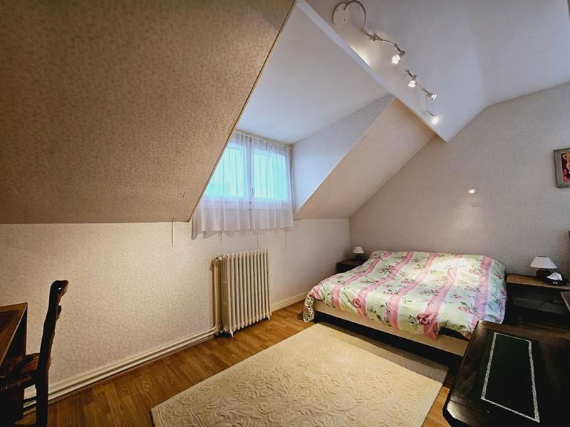 Maison - 229 m² - 9 pièces