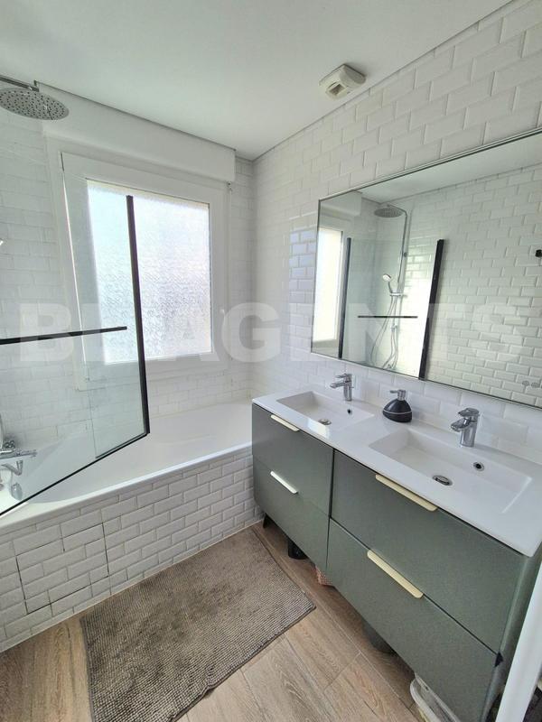 Maison traditionnelle - 120 m² - 6 pièces