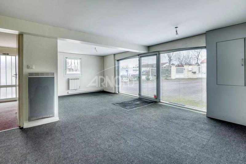 Maison - 266 m² - 9 pièces