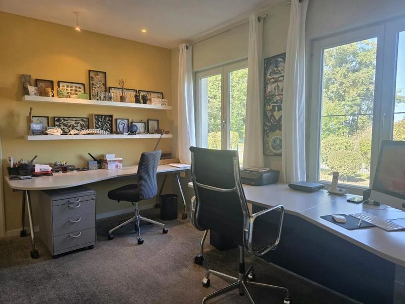 Maison - 305 m² - 9 pièces