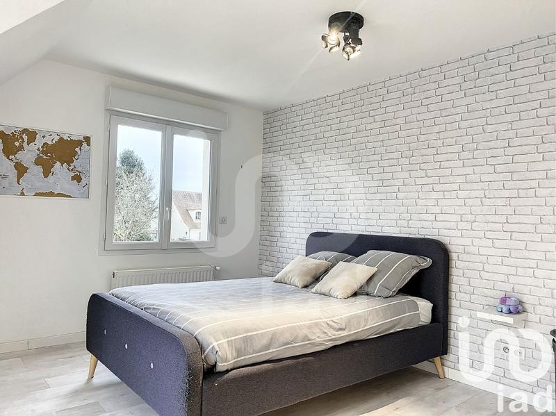 Maison - 256 m² - 9 pièces