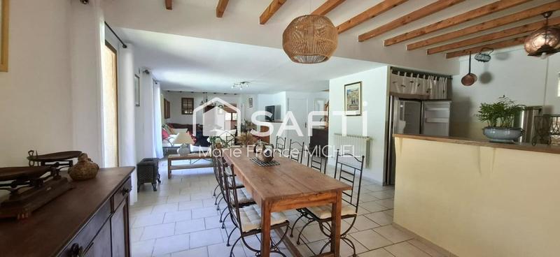 Maison - 328 m² - 15 pièces