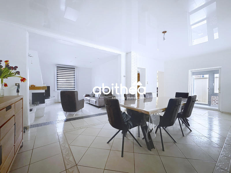 Maison - 181 m² - 7 pièces