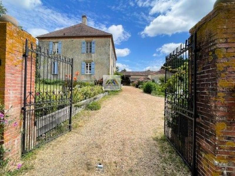 Maison - 283 m² - 8 pièces