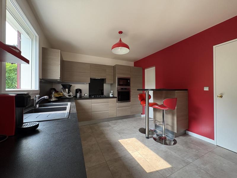 Maison traditionnelle - 226 m² - 8 pièces