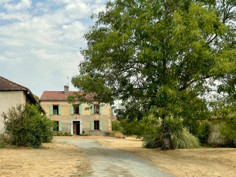 Maison - 260 m² - 8 pièces