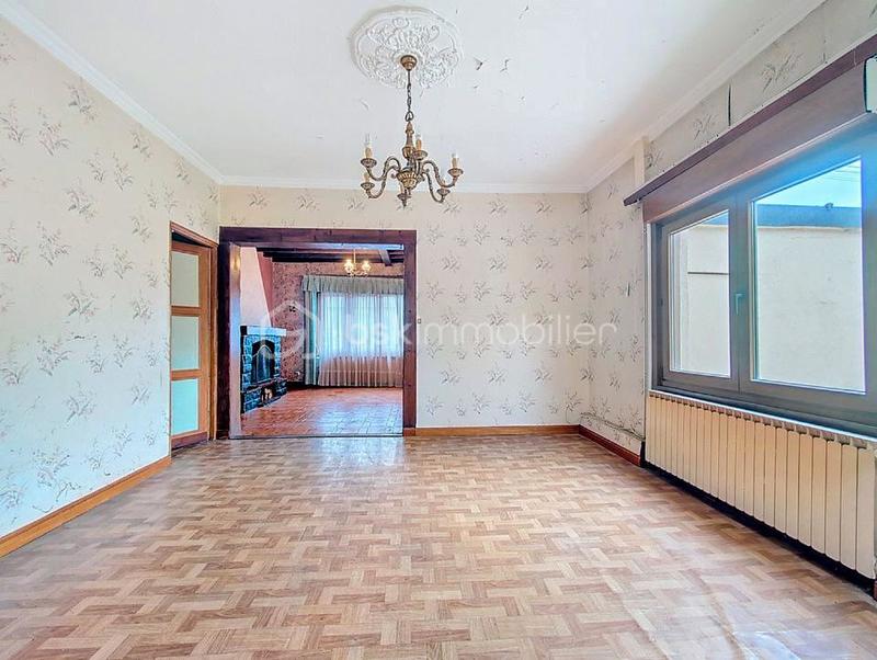 Maison - 90 m² - 5 pièces