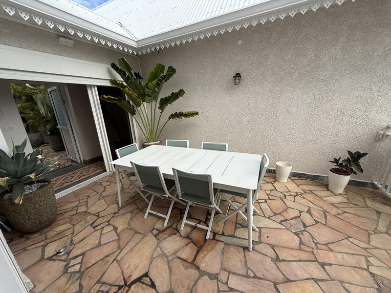 Maison - 350 m² - 9 pièces