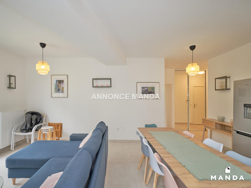 Chambre - 14 m² - 5 pièces