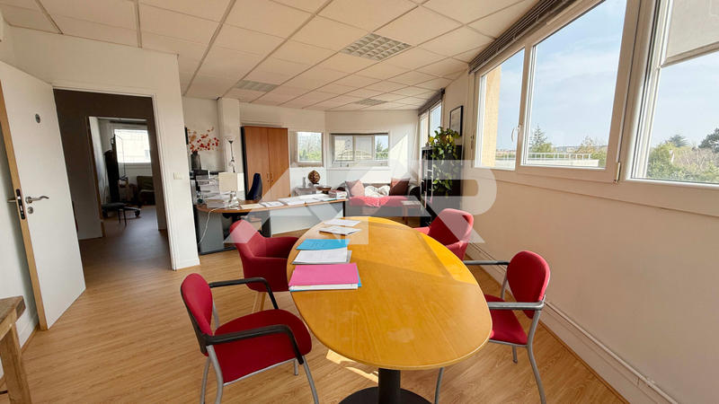 Bureau - 184 m²