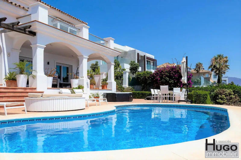 Villa - 355 m² - 10 pièces