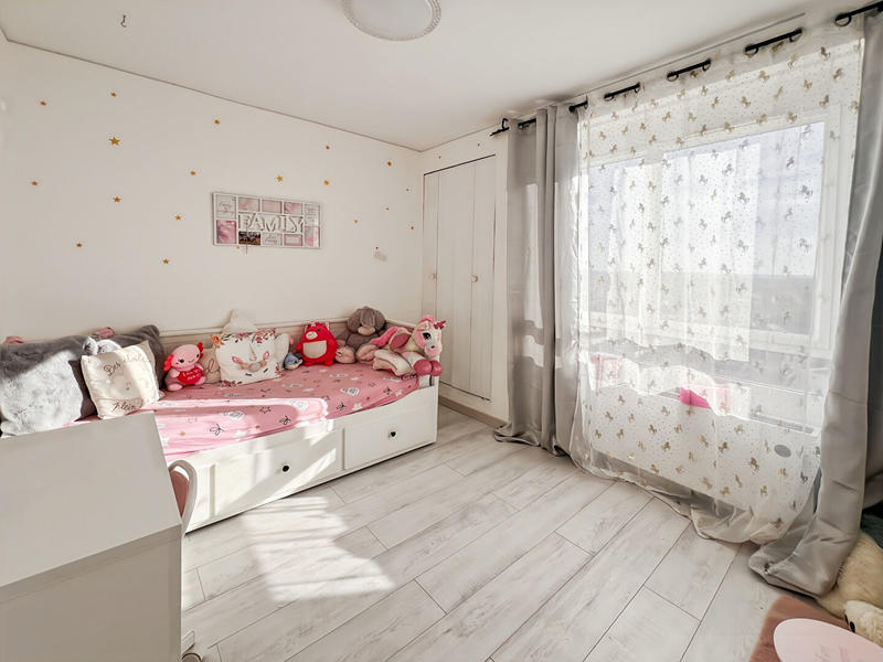 Appartement - 93 m² - 6 pièces