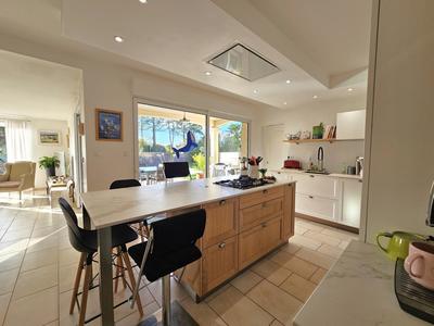 Maison - 215 m² - 8 pièces