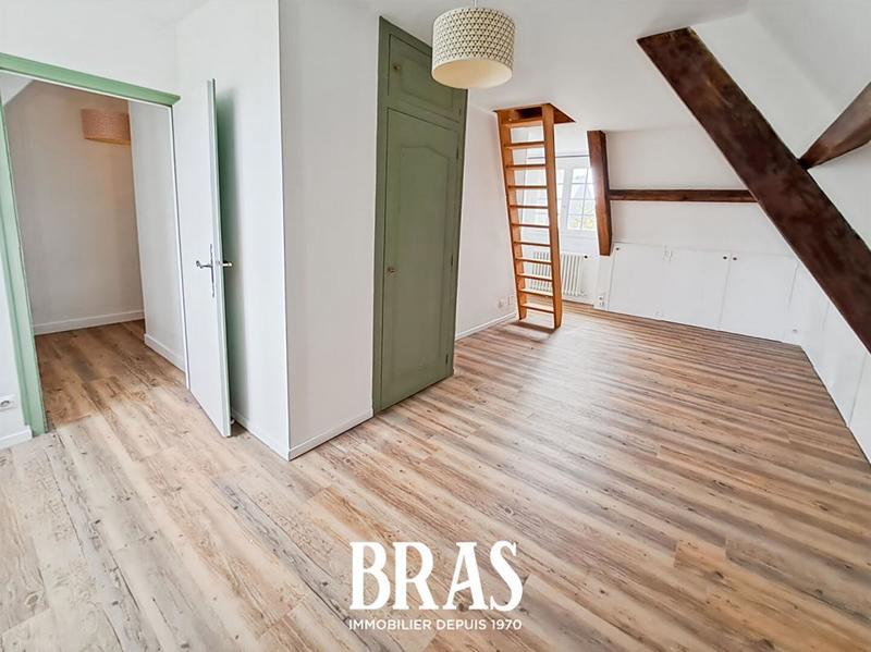 Maison - 141 m² - 8 pièces