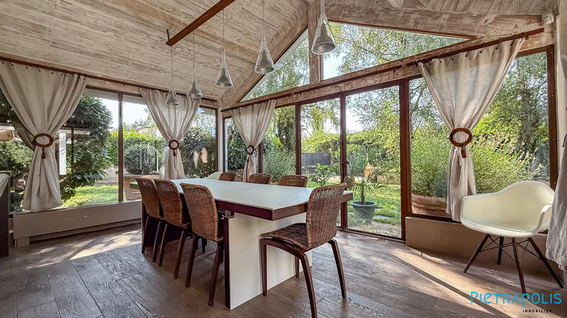 Villa - 310 m² - 9 pièces