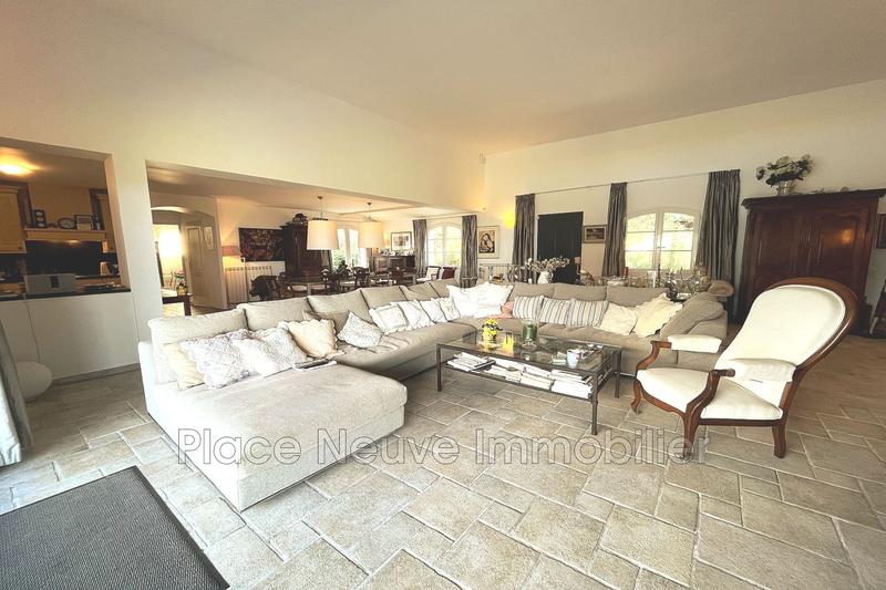 Maison - 220 m² - 5 pièces