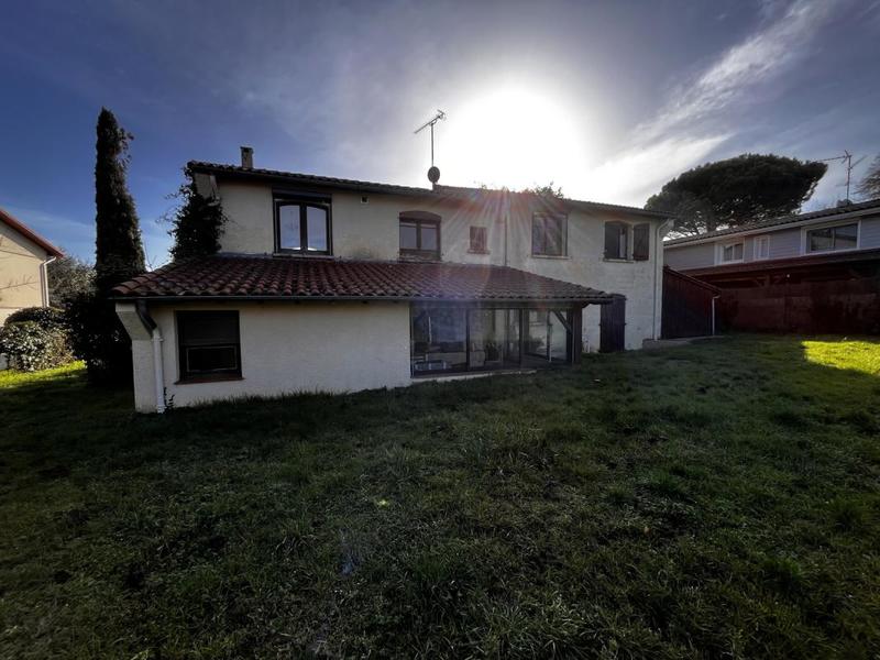 Maison - 160 m² - 8 pièces