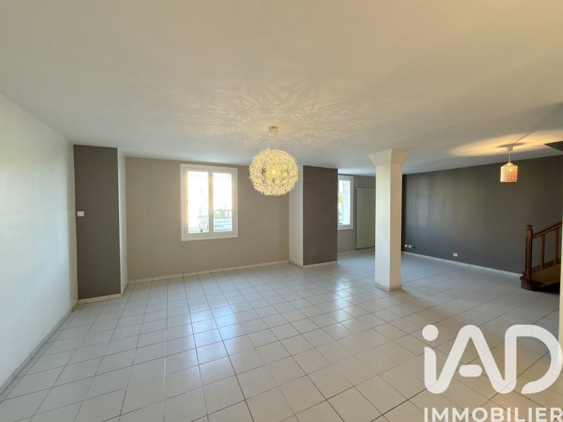 Maison - 180 m² - 7 pièces