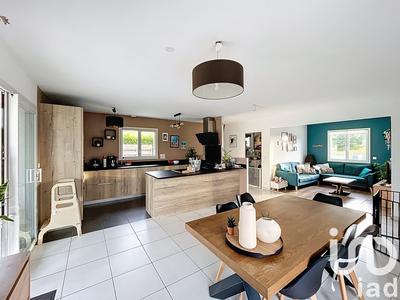 Maison - 95 m² - 5 pièces