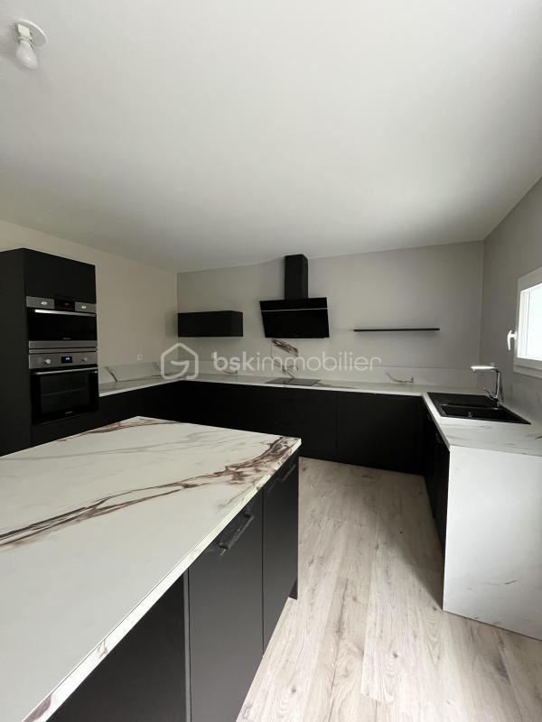 Maison - 182 m² - 7 pièces