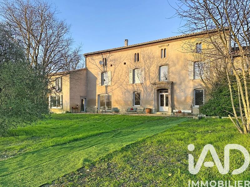 Maison - 373 m² - 15 pièces