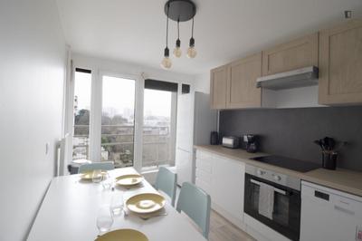 Chambre - 15 m² - 4 pièces