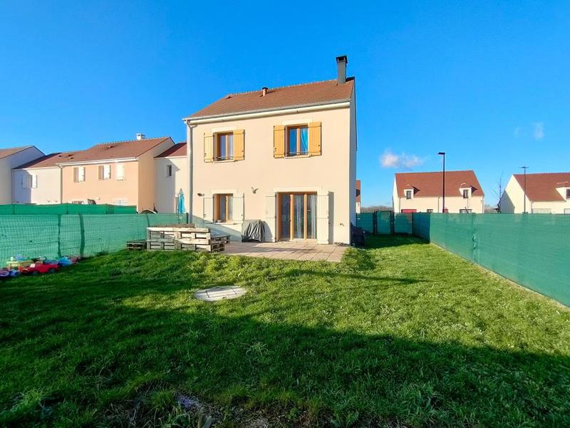 Maison - 85 m² - 4 pièces