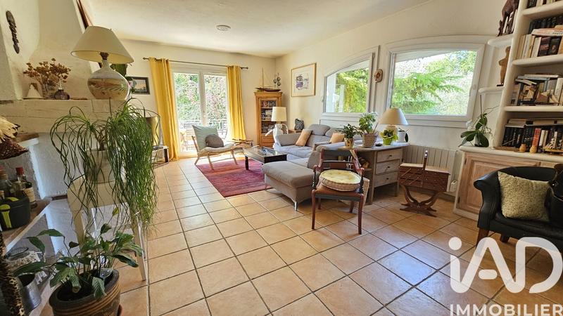 Maison - 204 m² - 6 pièces