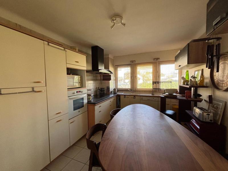 Maison - 241 m² - 6 pièces