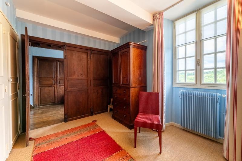 Propriété - 450 m² - 8 pièces