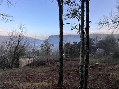 Terrain constructible - 1 075 m²