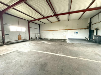 Local d'activité / Entrepôt - 349 m² - 5 pièces