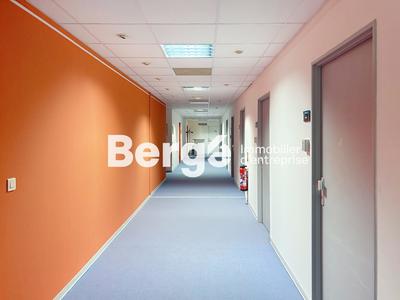 Bureau - 2 352 m²