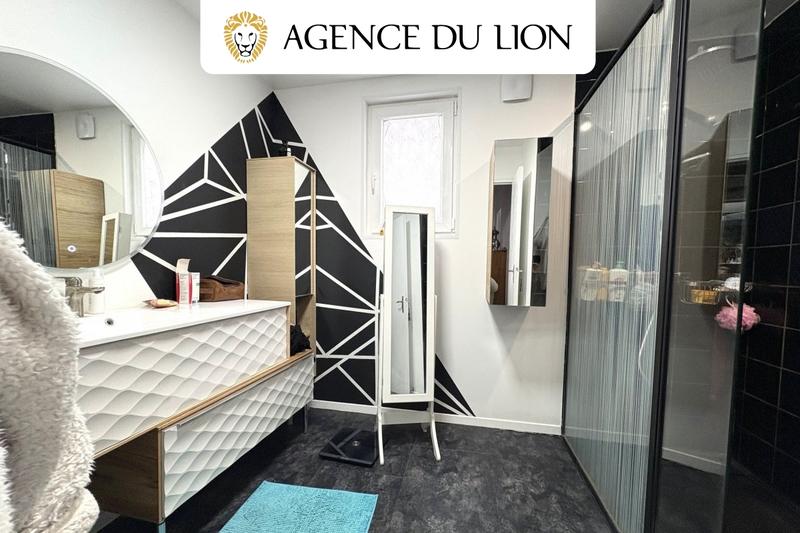 Maison - 201 m² - 9 pièces