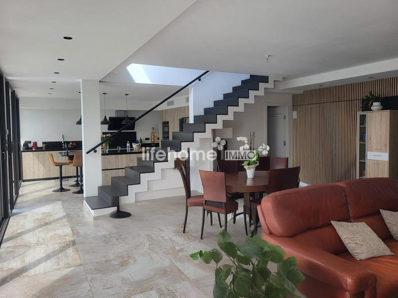 Villa - 234 m² - 5 pièces