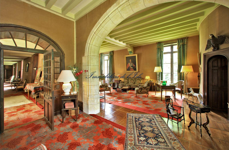 Maison - 792 m² - 14 pièces