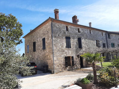 Maison - 350 m² - 10 pièces