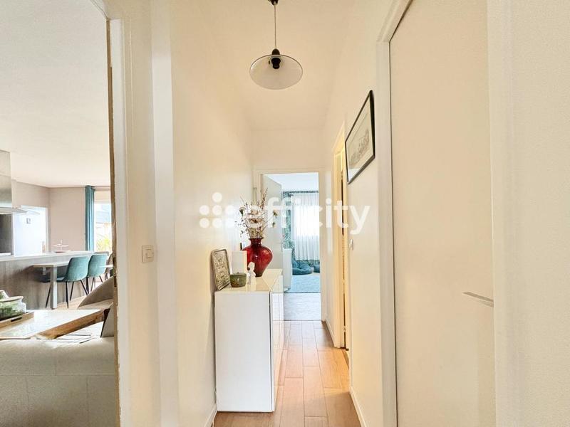 Appartement - 90 m² - 4 pièces