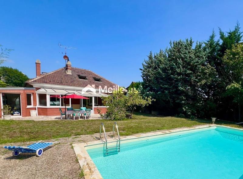 Maison - 185 m² - 8 pièces