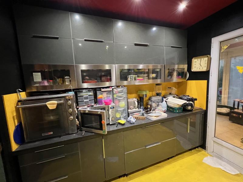 Maison - 210 m² - 9 pièces