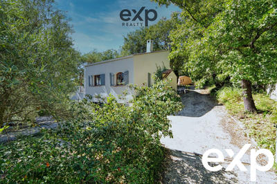 Maison - 203 m² - 6 pièces