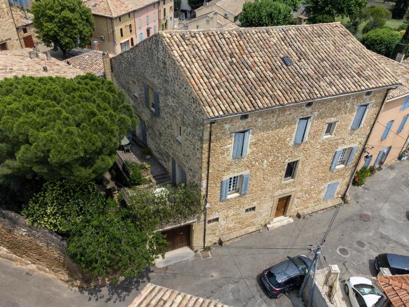 Maison - 250 m² - 9 pièces