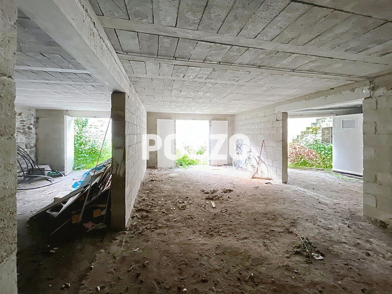 Local d'activité / Entrepôt - 250 m² - 6 pièces