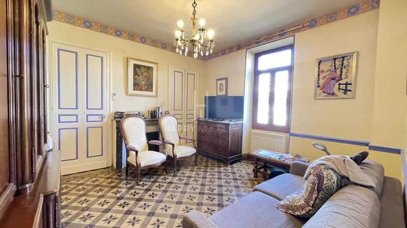 Propriété - 320 m² - 10 pièces