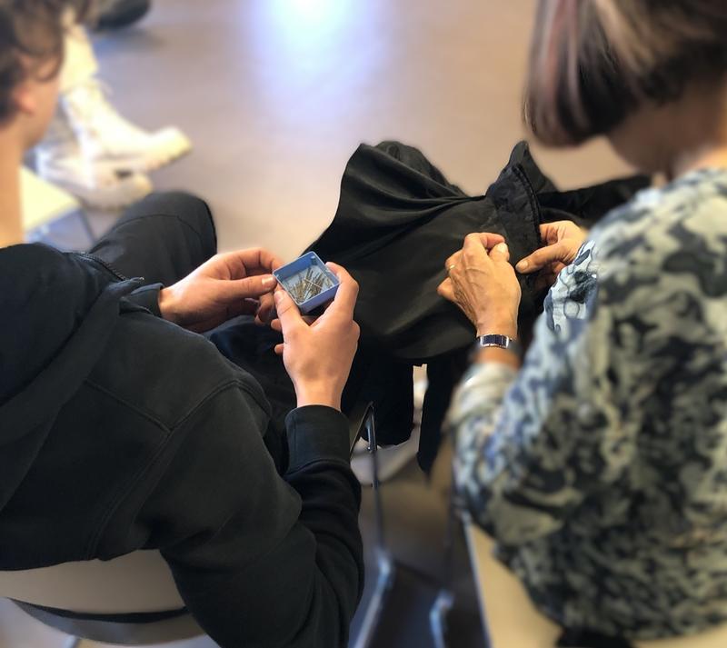 Nuit européenne des Musées : démonstration de nouage de coiffe