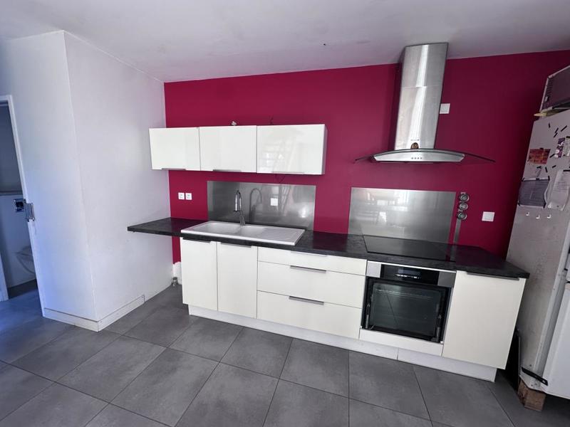 Maison - 92 m² - 5 pièces