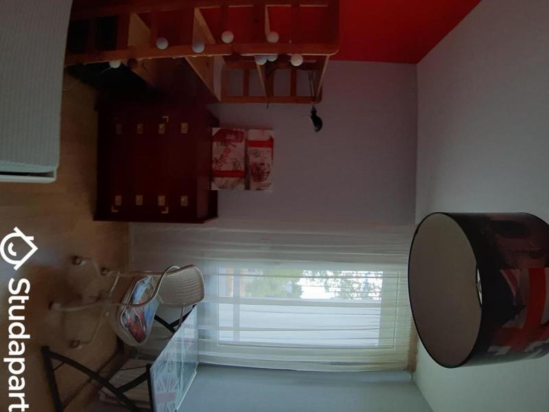 Chambre - 10 m² - 1 pièce