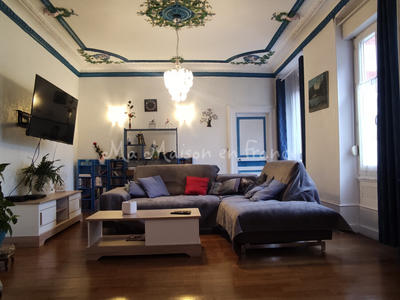 Maison - 264 m² - 12 pièces